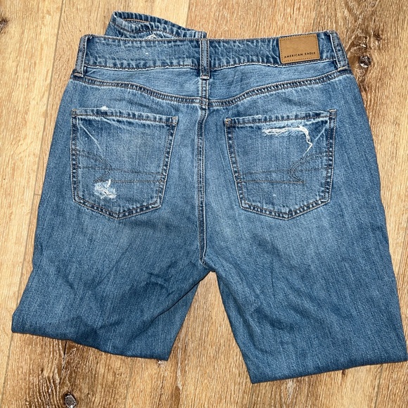 American Eagle Distressed Dark Blue Tomgirl Jeans Size 2 Short - Picture 6 of 8